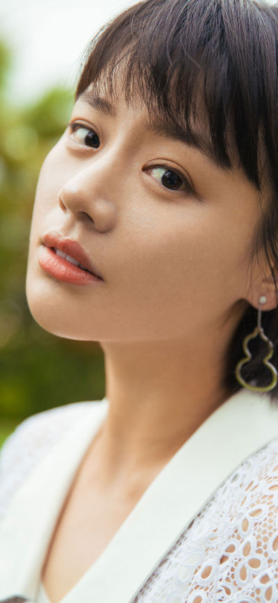 人像壁纸 [2436×1125]耳饰 马思纯 艺人 演员 苹果手机美女壁纸图片