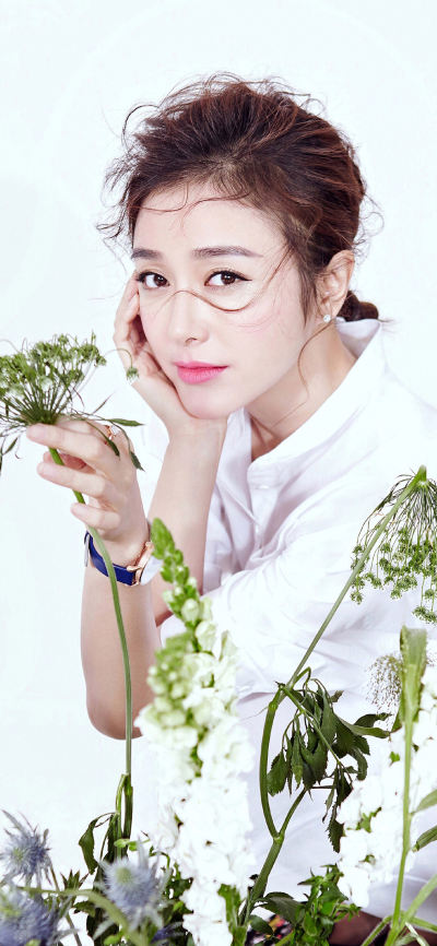 人像壁纸 [2436×1125]秦岚 写真 鲜花 唯美 演员 明星 艺人 苹果手机美女壁纸图片