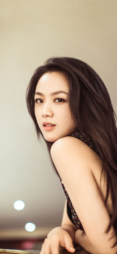人像壁纸 [2436×1125]汤唯 演员 艺人 长发 苹果手机美女壁纸图片