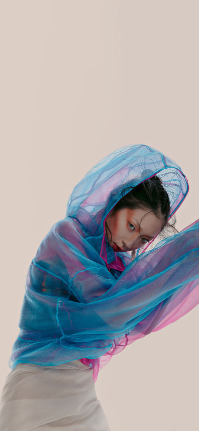 人像壁纸 [2436×1125]模特 写真 服饰 妆容 苹果手机美女壁纸图片