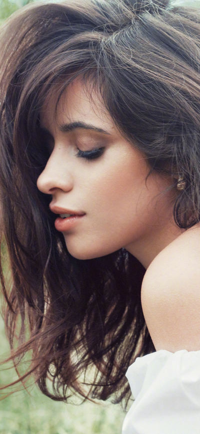 人像壁纸 [2436×1125]Camila Cabello 欧美 歌手 明星 侧颜 苹果手机美女壁纸图片