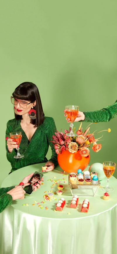 人像壁纸 [2436×1125]欧美 模特 写真 美食 苹果手机美女壁纸图片