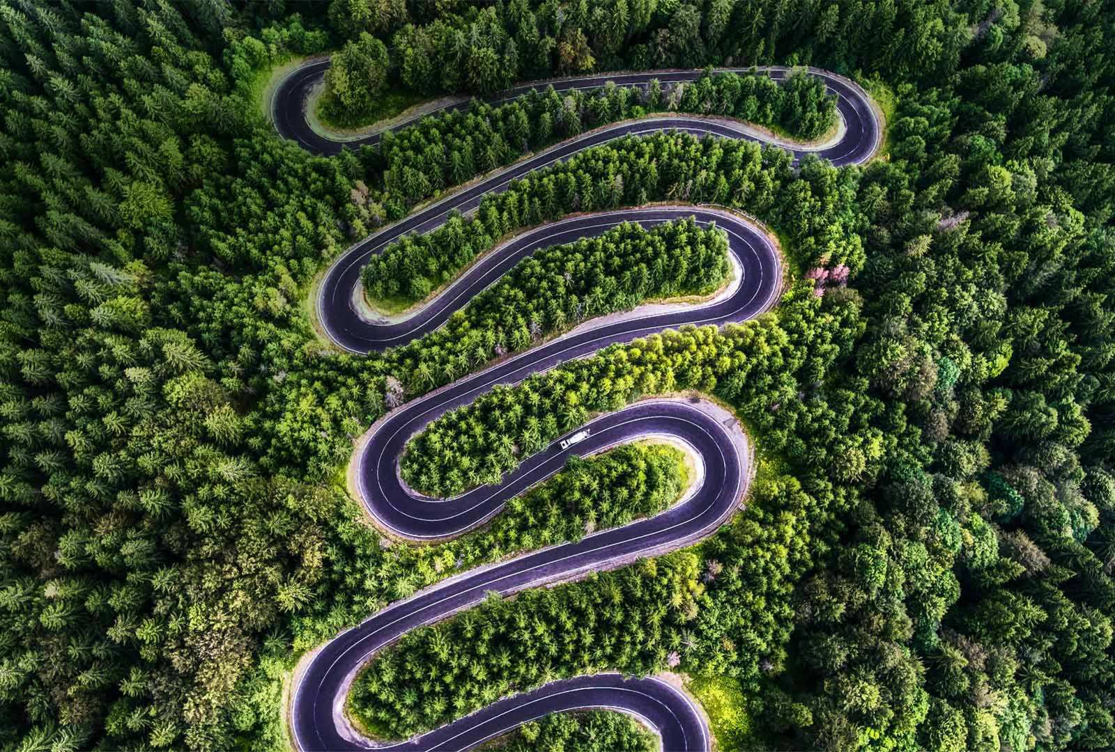 必应壁纸 2019年7月3日 特兰西瓦尼亚的川斯发格拉山公路，罗马尼亚