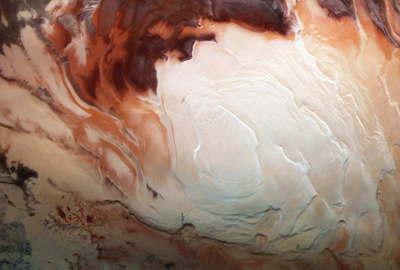 必应壁纸 2019年8月13日 火星快车号传来的火星南极冰盖图像