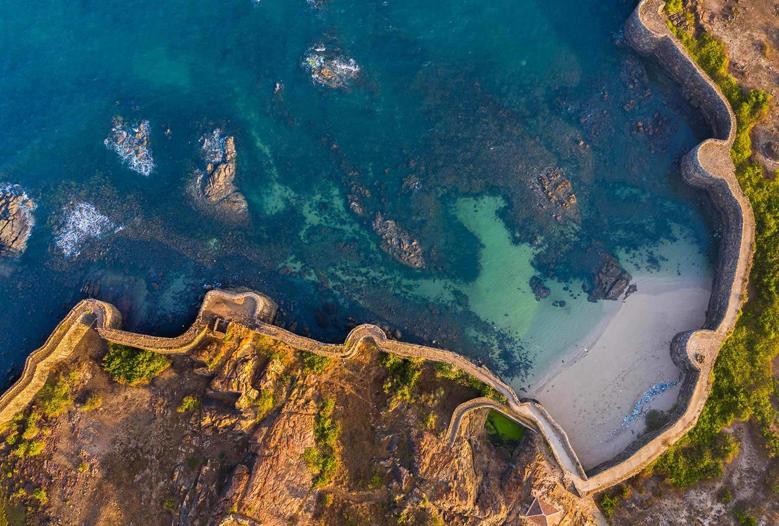 必应壁纸 2021年1月12日 Sindhudurg堡，印度马哈拉施特拉邦
