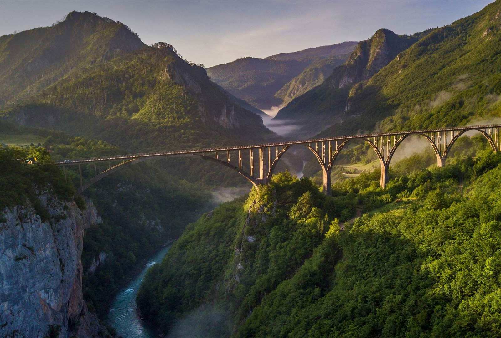 必应壁纸 2021年8月31日 杜德维卡塔拉大桥，黑山