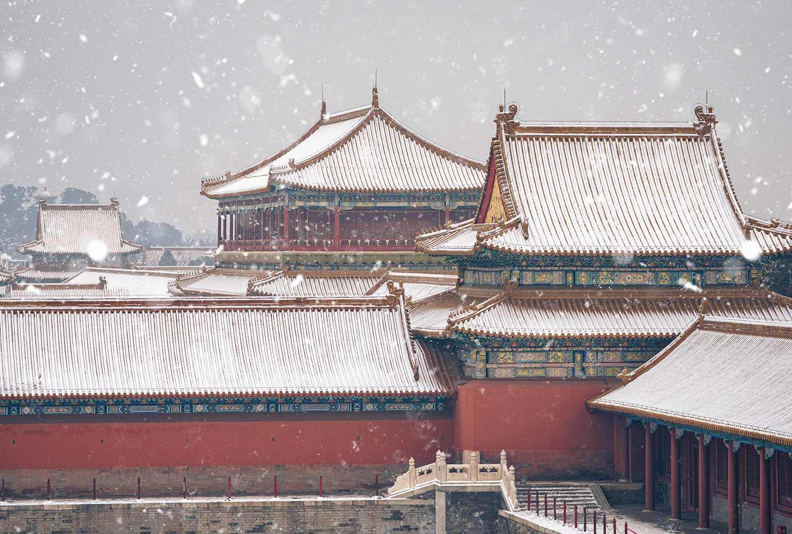 必应壁纸 2025年12月7日 雪中的故宫