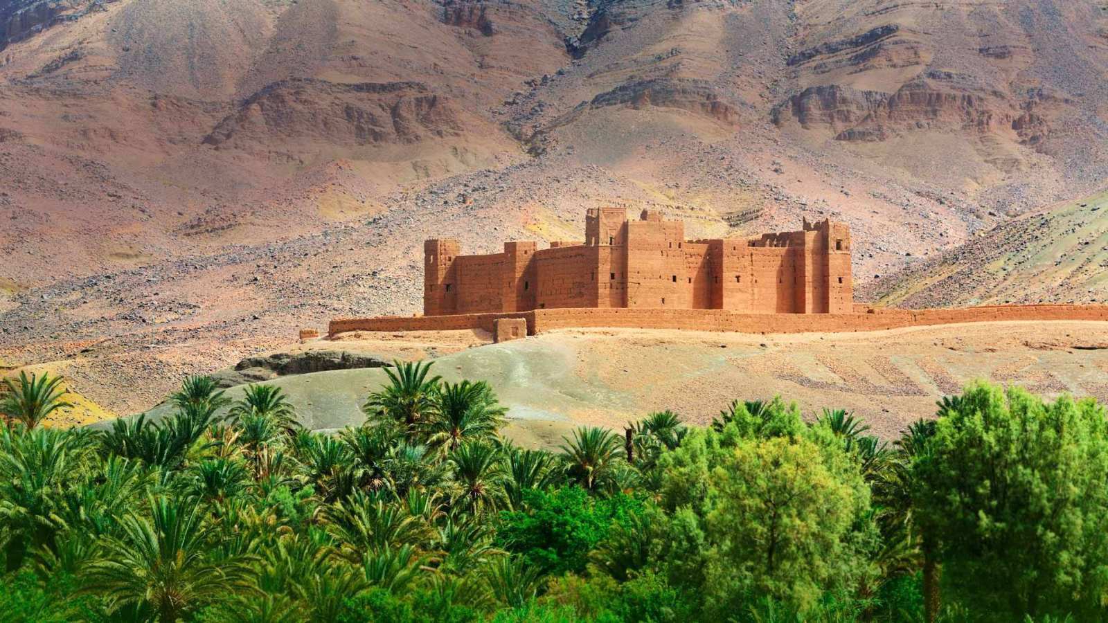 必应壁纸 2017年10月3日 Timiderte Kasbah，摩洛哥德拉河