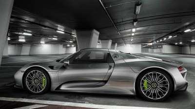 文案背景壁纸 银色保时捷918 Spyder 2/11