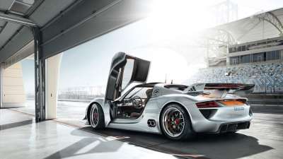 文案背景壁纸 银色保时捷918 Spyder 5/11