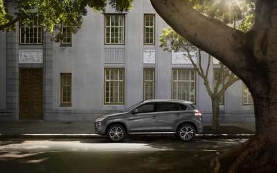 文案背景壁纸 标致紧凑型SUV4008 12/19