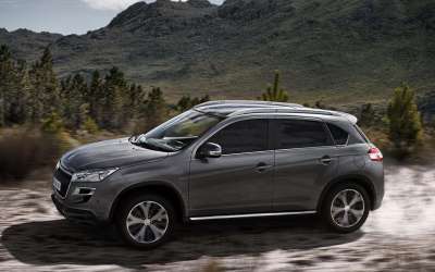 文案背景壁纸 标致紧凑型SUV4008 16/19