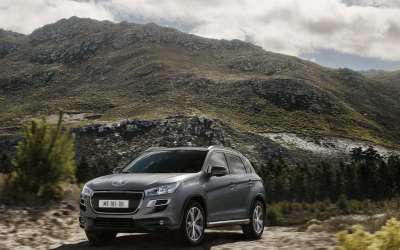 文案背景壁纸 标致紧凑型SUV4008 18/19