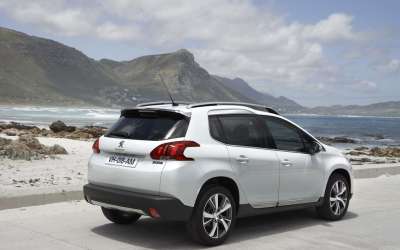 文案背景壁纸 2014款标致SUV2008 6/10